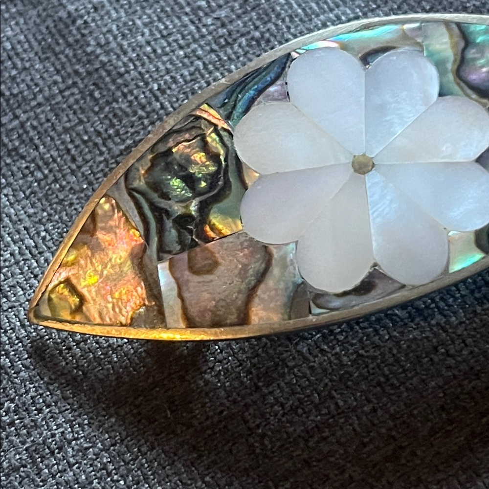 Abalone Shell Barrette with White Flower Inlay - Picture 4 of 12